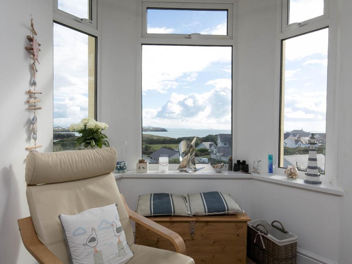 Pass The Keys Modern 2 Bedroom Apartment With Stunning Sea Views Trearddur Exterior photo